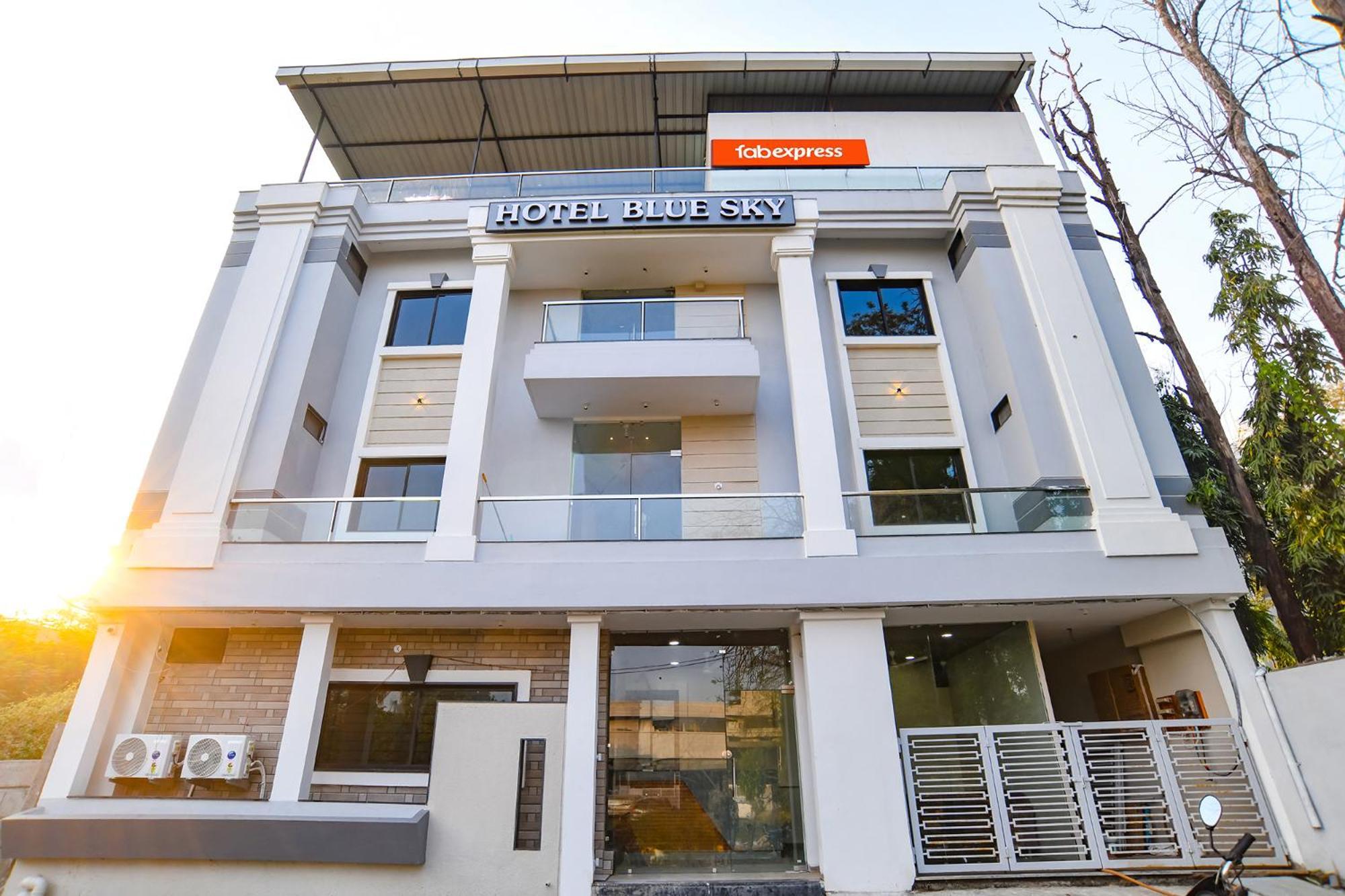 Hotel O Blue Sky Indore Buitenkant foto