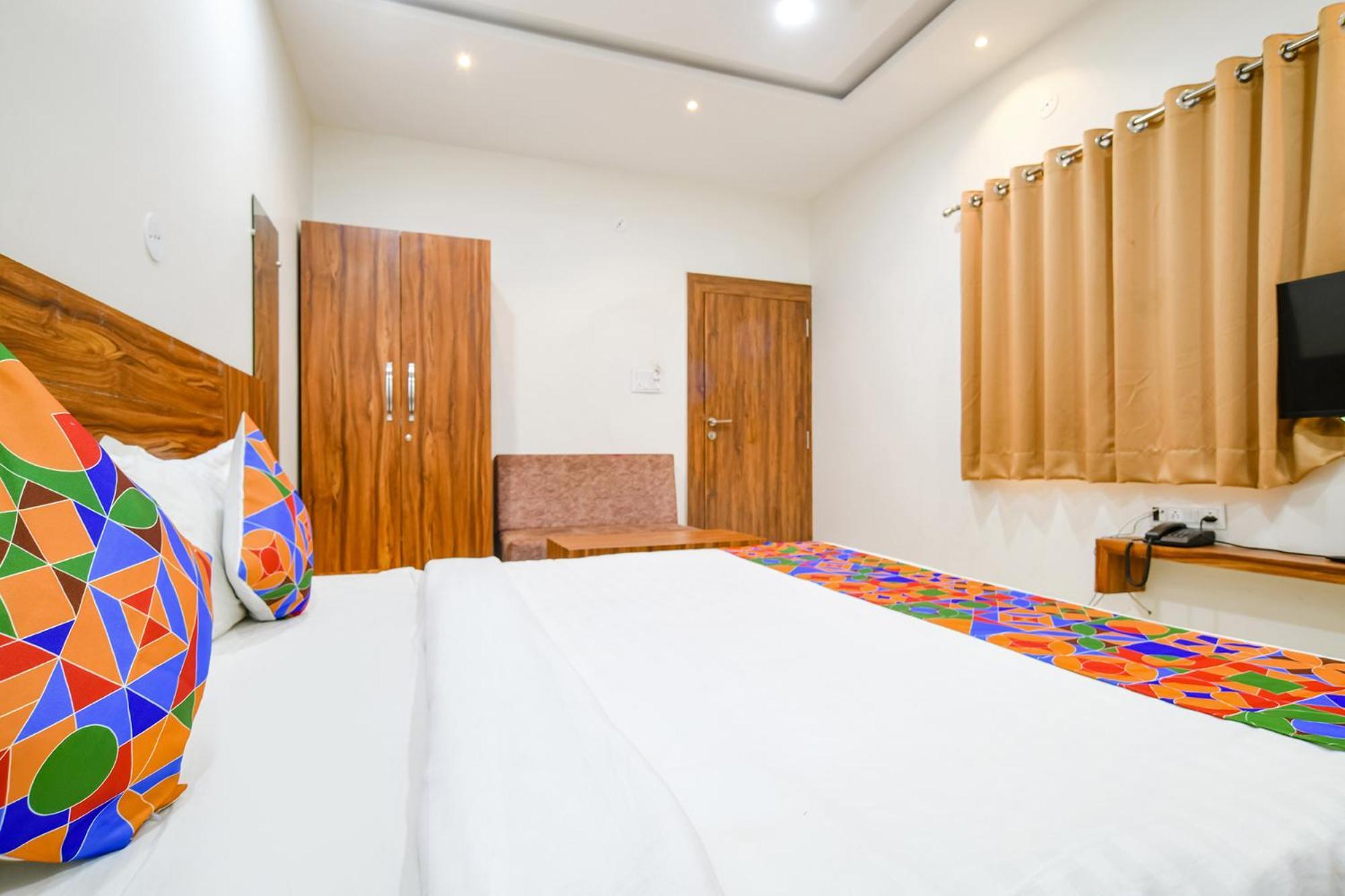 Hotel O Blue Sky Indore Buitenkant foto