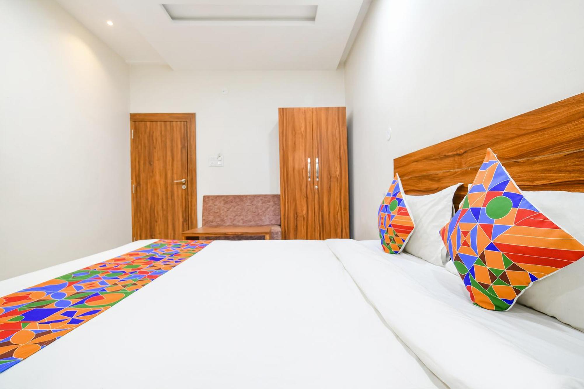 Hotel O Blue Sky Indore Buitenkant foto