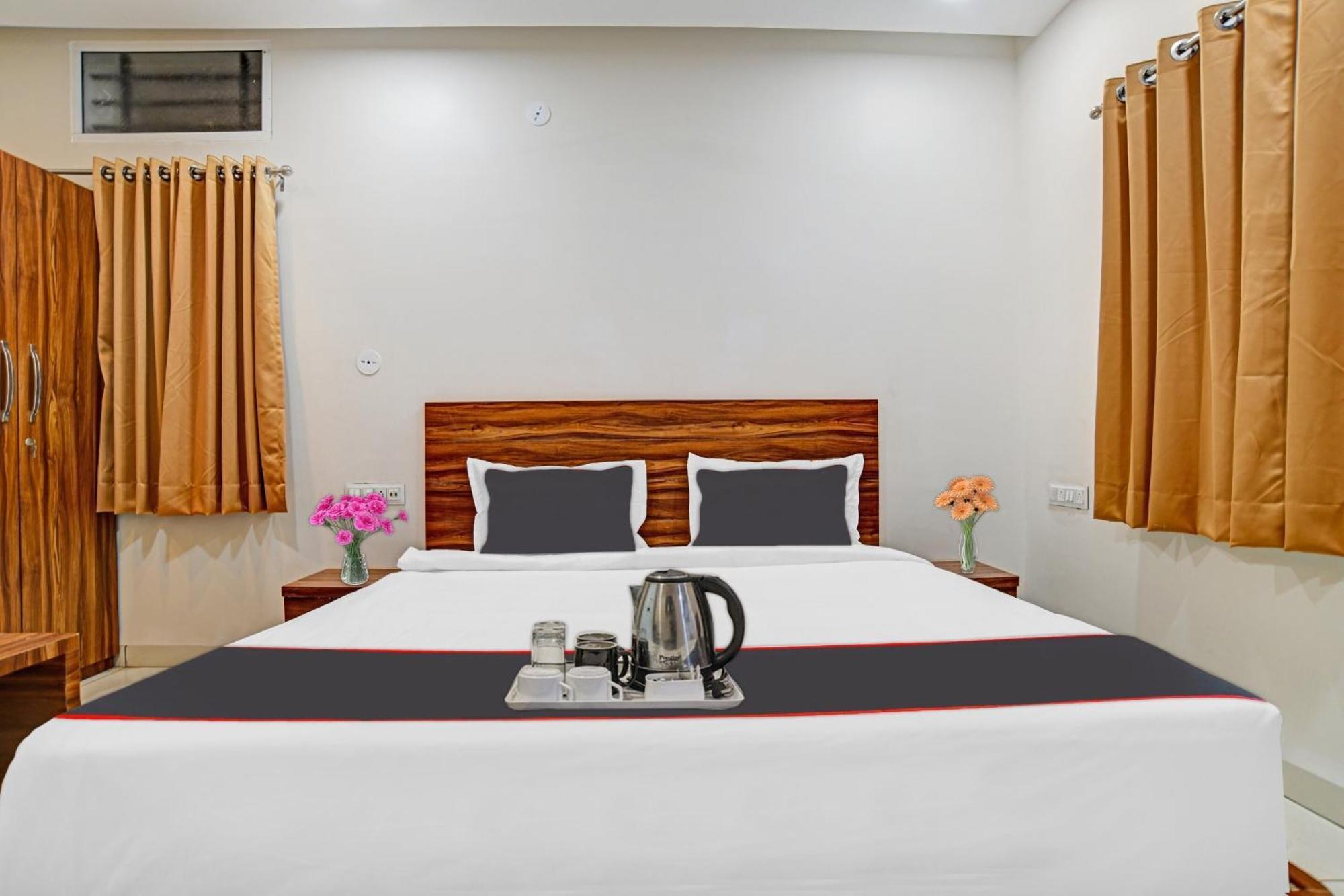 Hotel O Blue Sky Indore Buitenkant foto