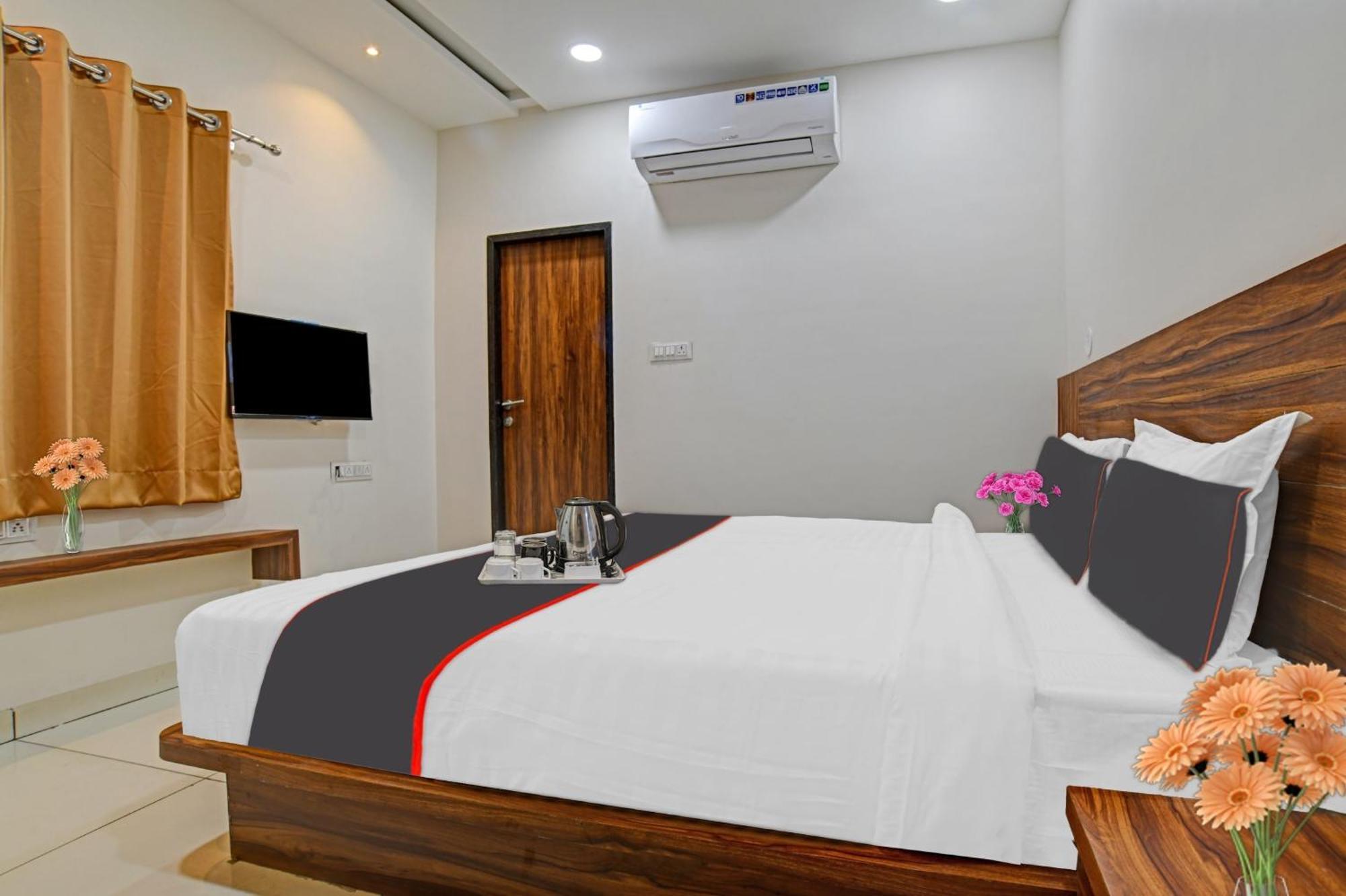 Hotel O Blue Sky Indore Buitenkant foto