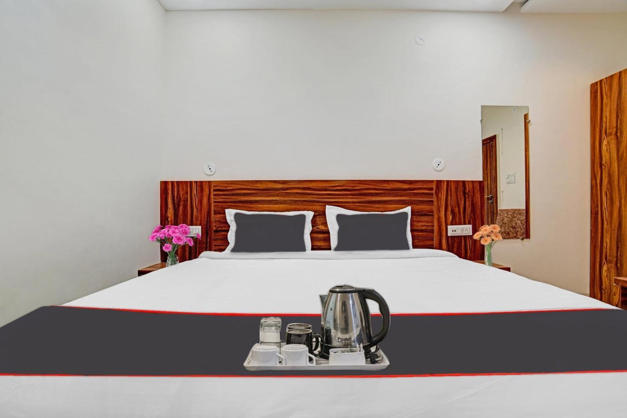 Hotel O Blue Sky Indore Buitenkant foto